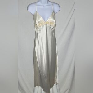 NWOT Victoria’s Secret Ivory Formal Long Bridal Nightgown Sequins, Pearls Large